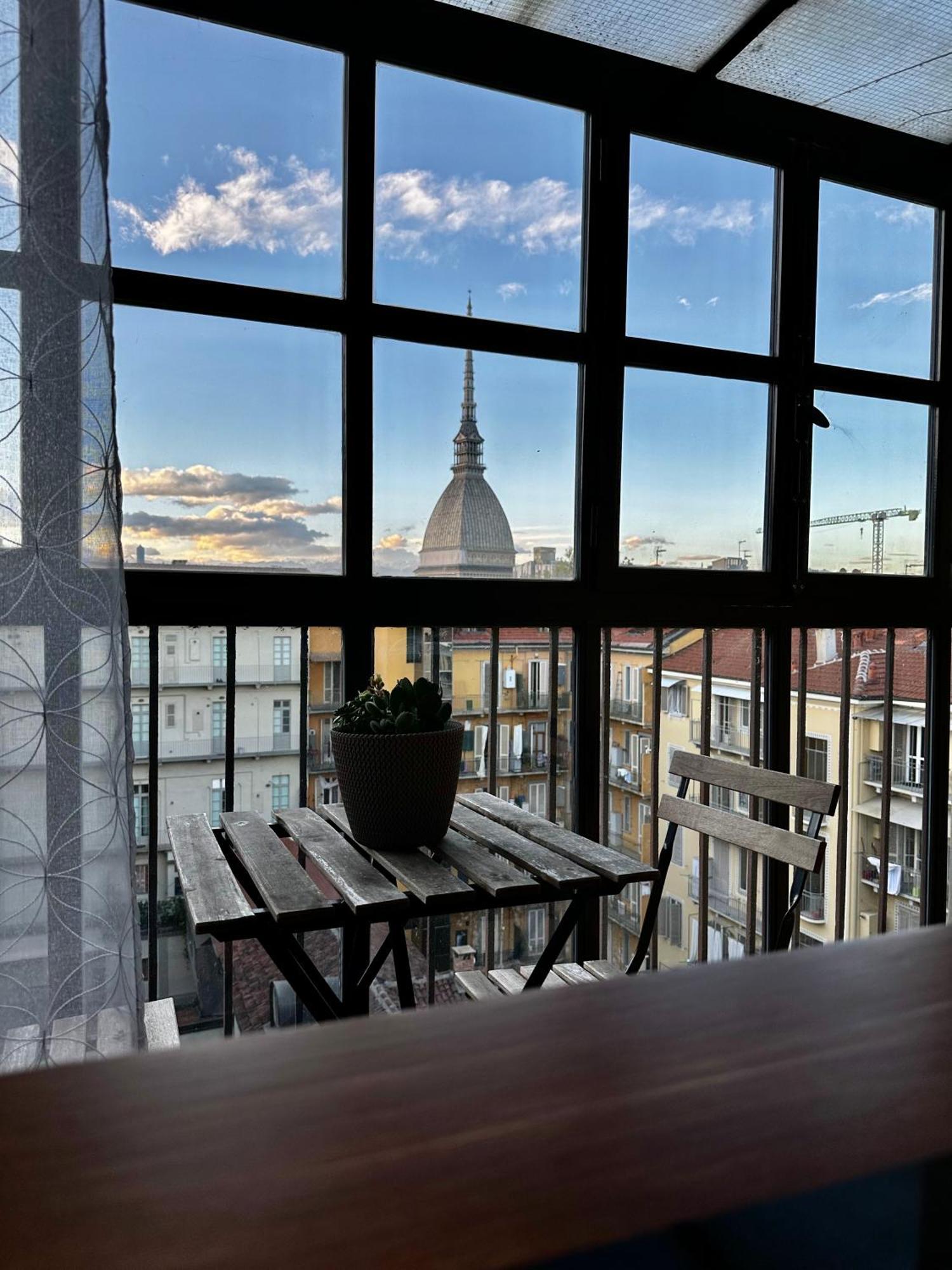 Le Finestre Sulla Mole Appartement Turijn Buitenkant foto