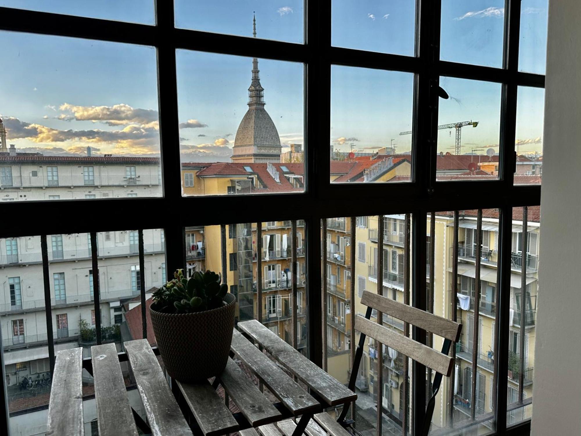 Le Finestre Sulla Mole Appartement Turijn Buitenkant foto