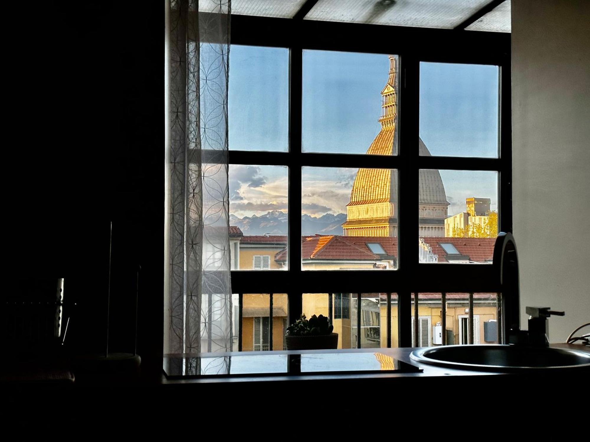 Le Finestre Sulla Mole Appartement Turijn Buitenkant foto