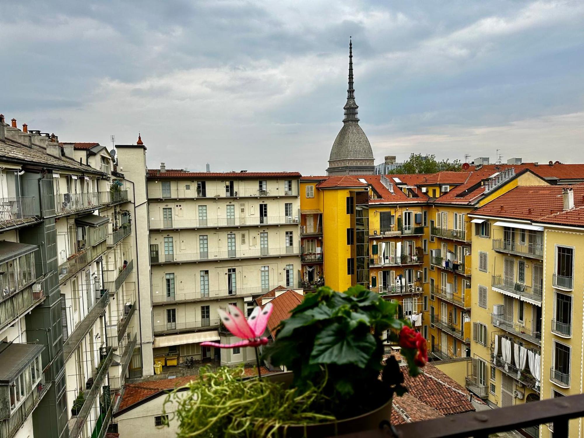 Le Finestre Sulla Mole Appartement Turijn Buitenkant foto